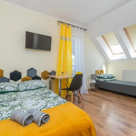 Bursztynek Pokoje Goscinne Jantar Exterior foto