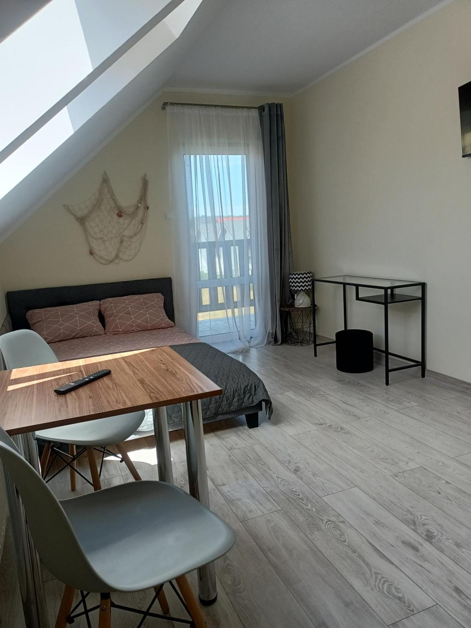 Homestay Bursztynek Pokoje Goscinne Jantar